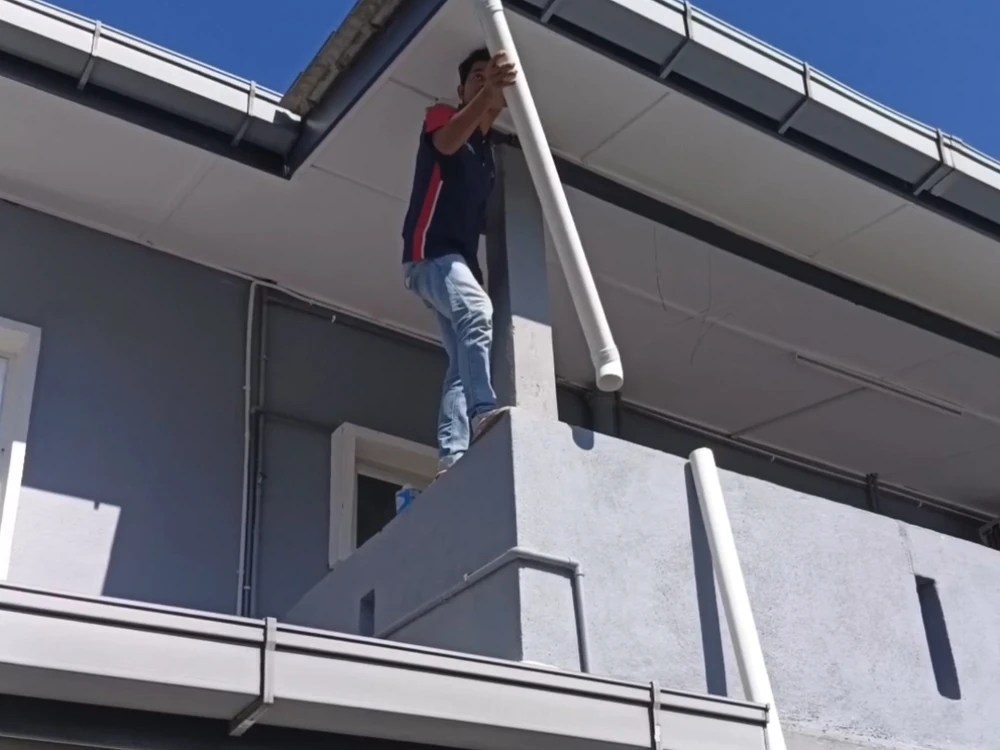 Kerja paip turun air hujan oleh Hazrin Plumber & Renovation Services