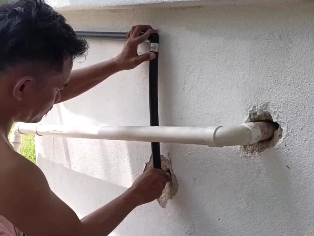 Kerja pemasangan piping baru oleh Hazrin Plumber & Renovation Services